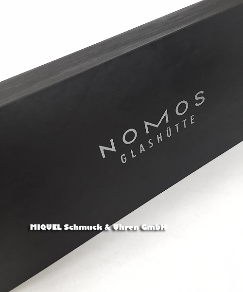 Nomos Tangomat Rot - Ein Jahrhundert Bauhaus Limited Edition