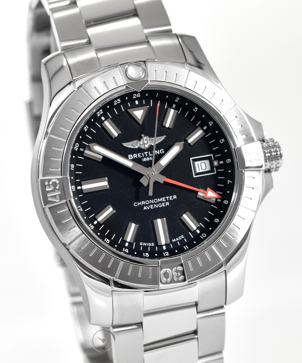Breitling Avenger Automatic GMT 43 